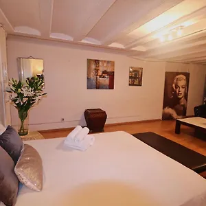Hostel Efate